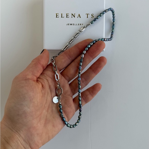 Jewelry - 688 Freshwater Pearl Necklace